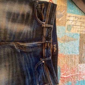 Skinny jeans super stretchy. Worn only twice.
